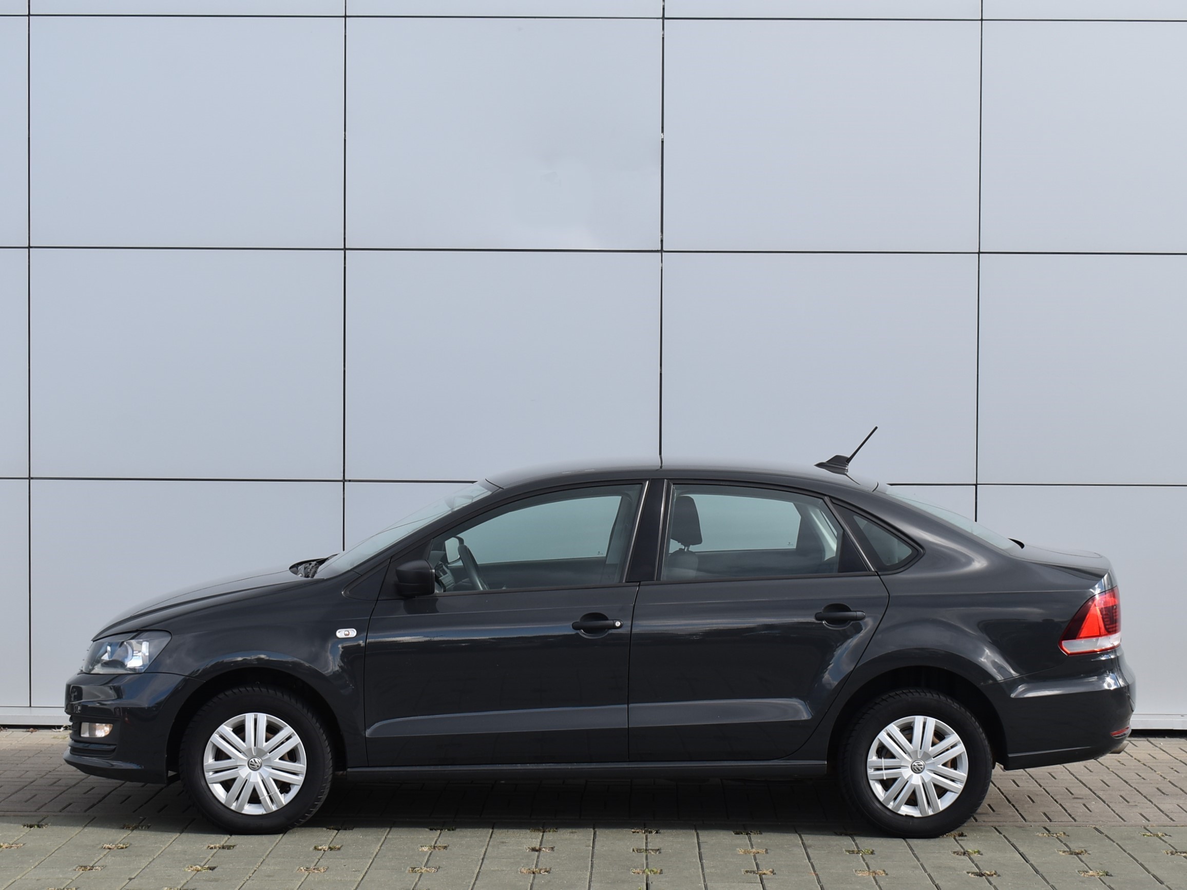 Polo Sedan