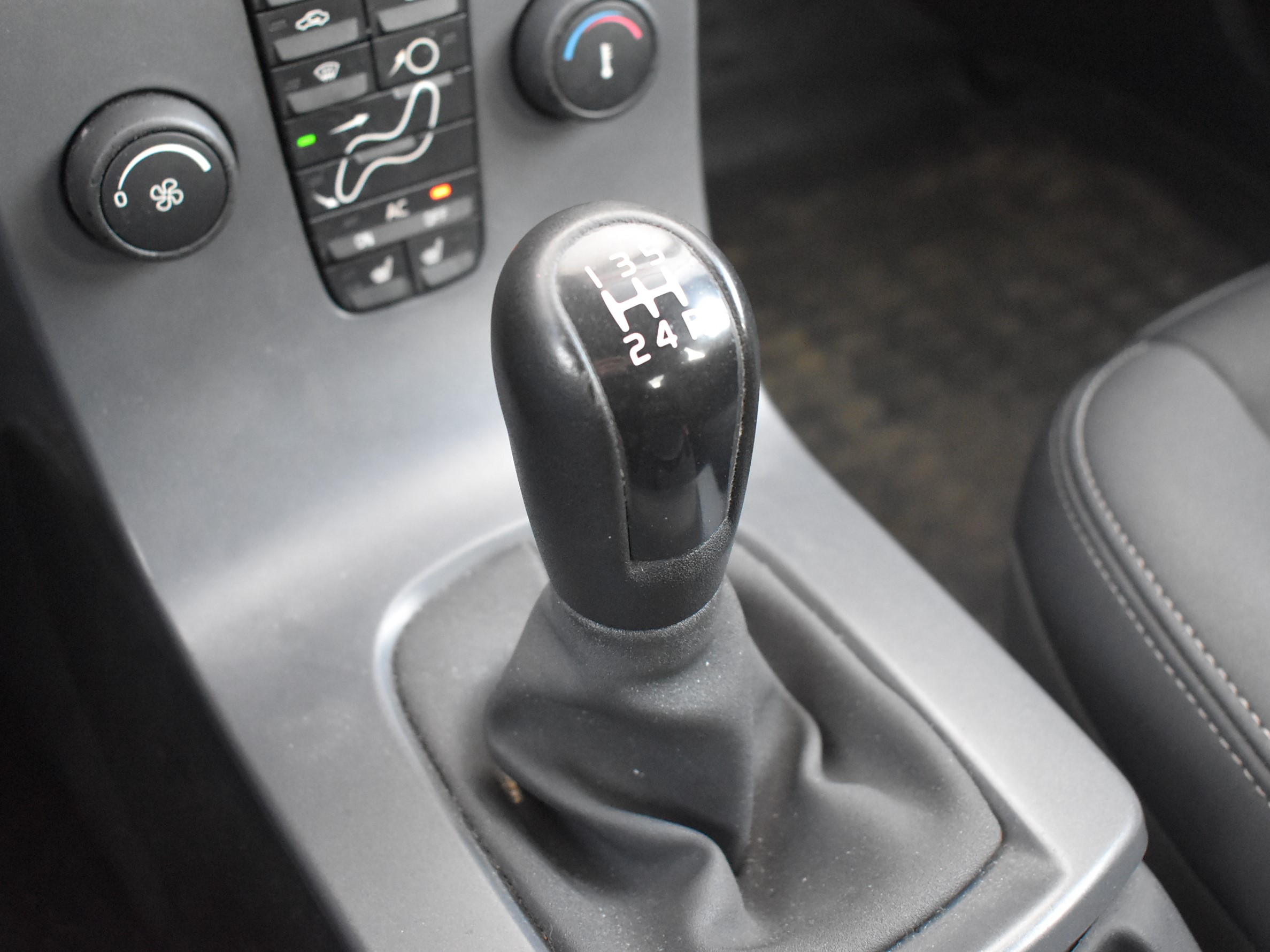  S40