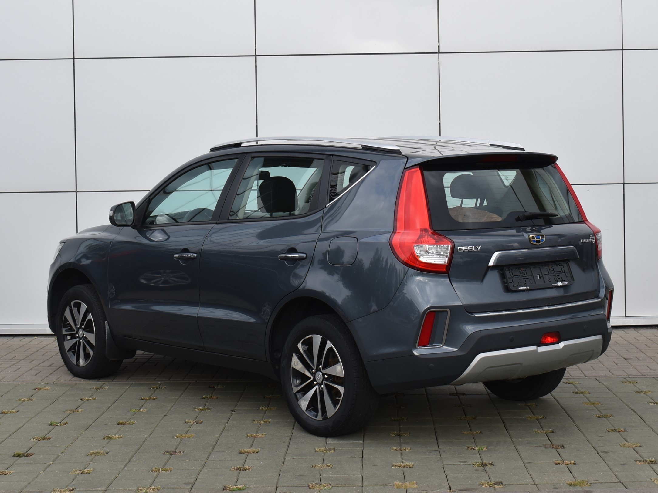  EMGRAND X7