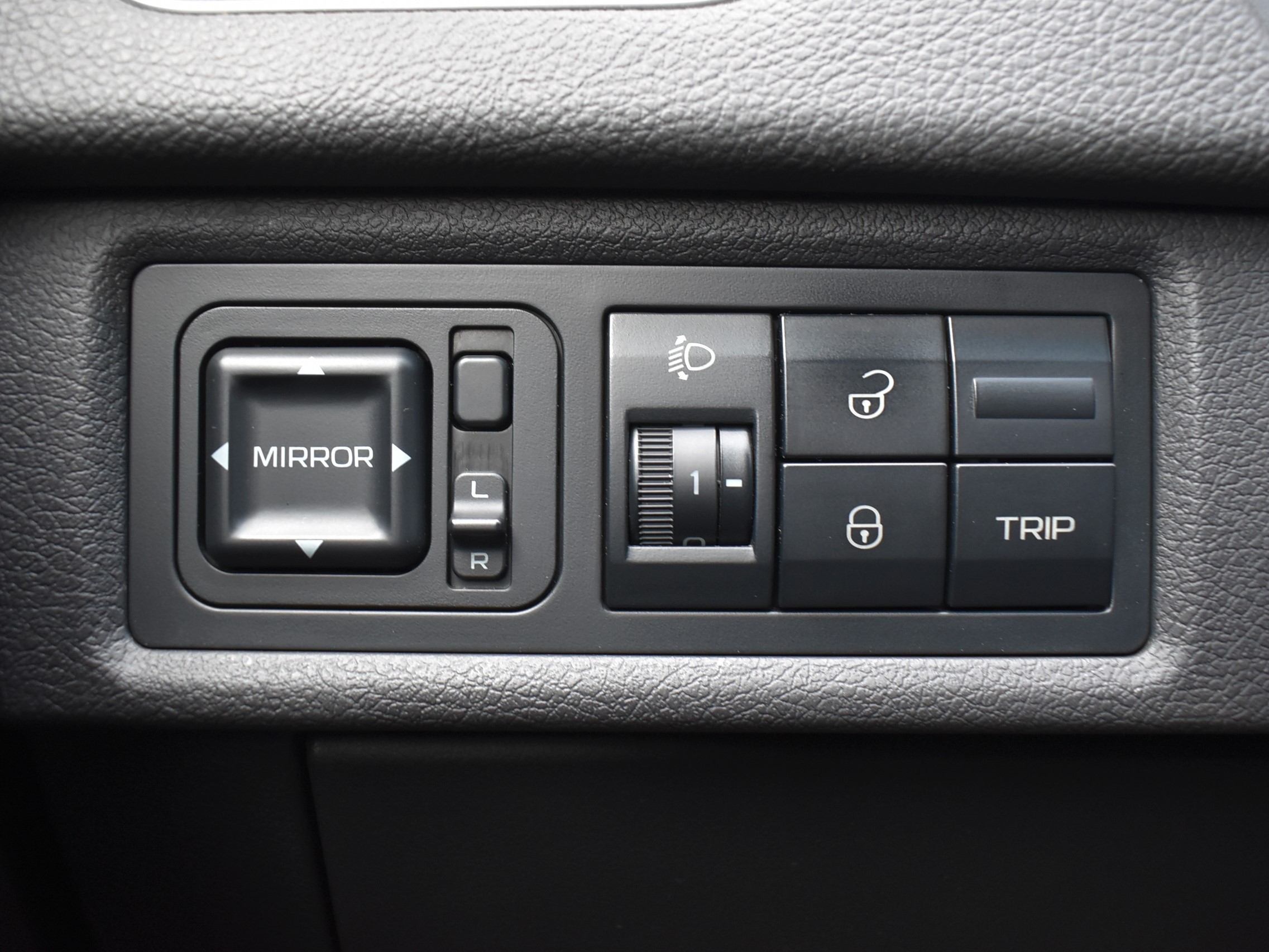 EMGRAND X7