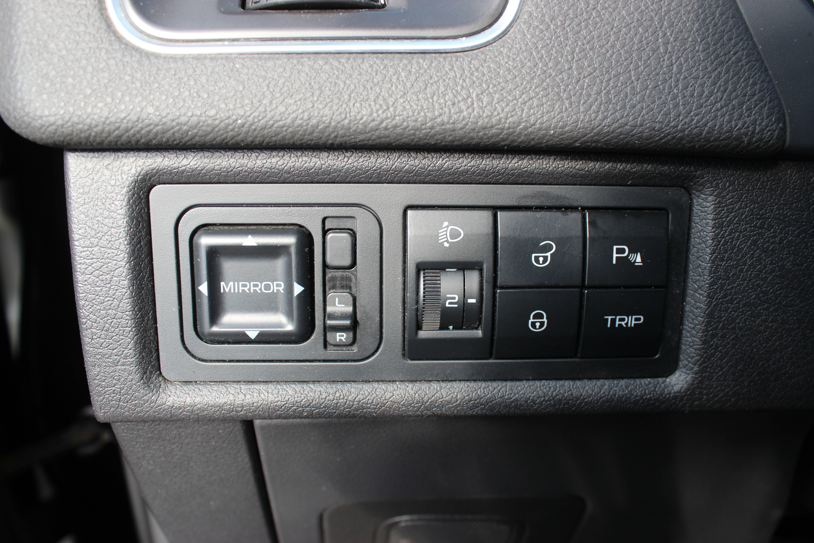  EMGRAND X7