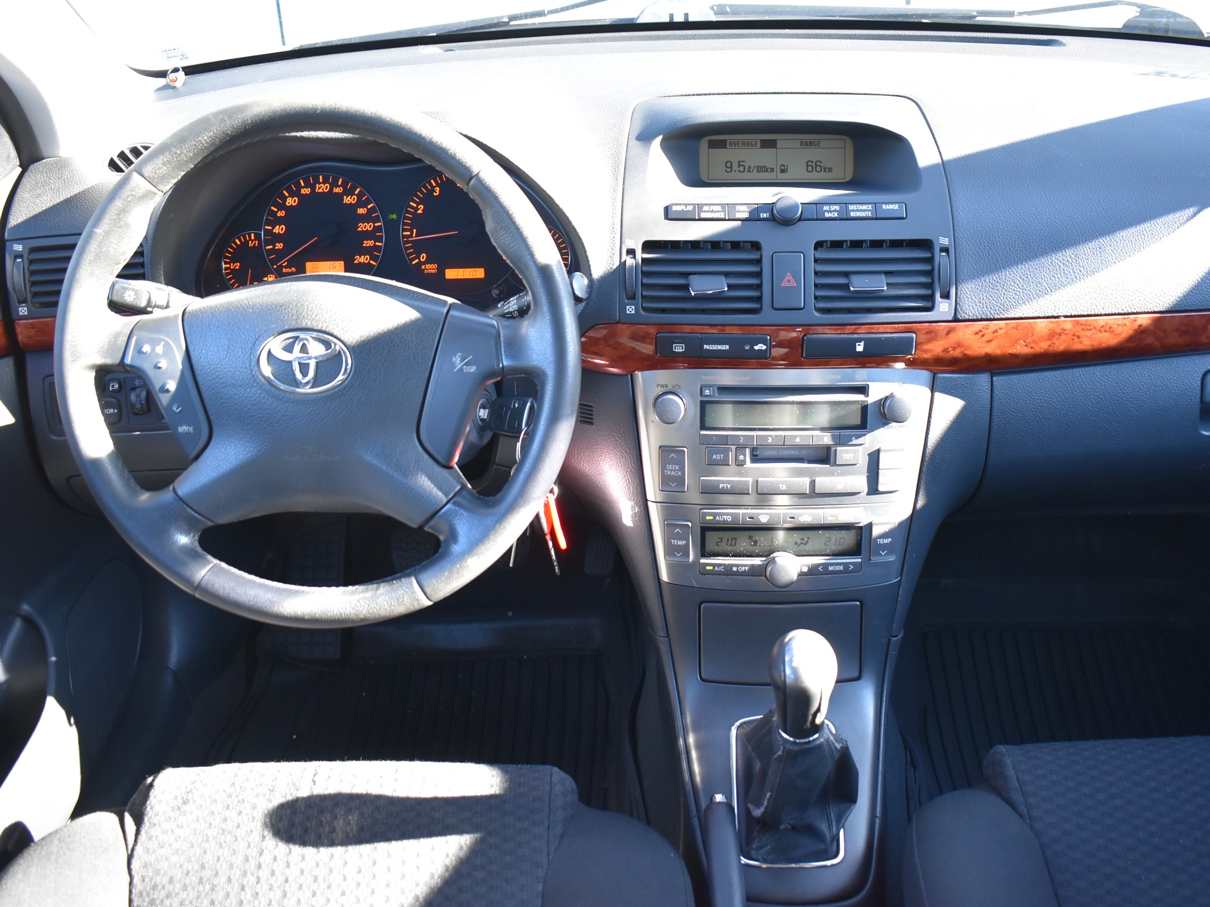  AVENSIS