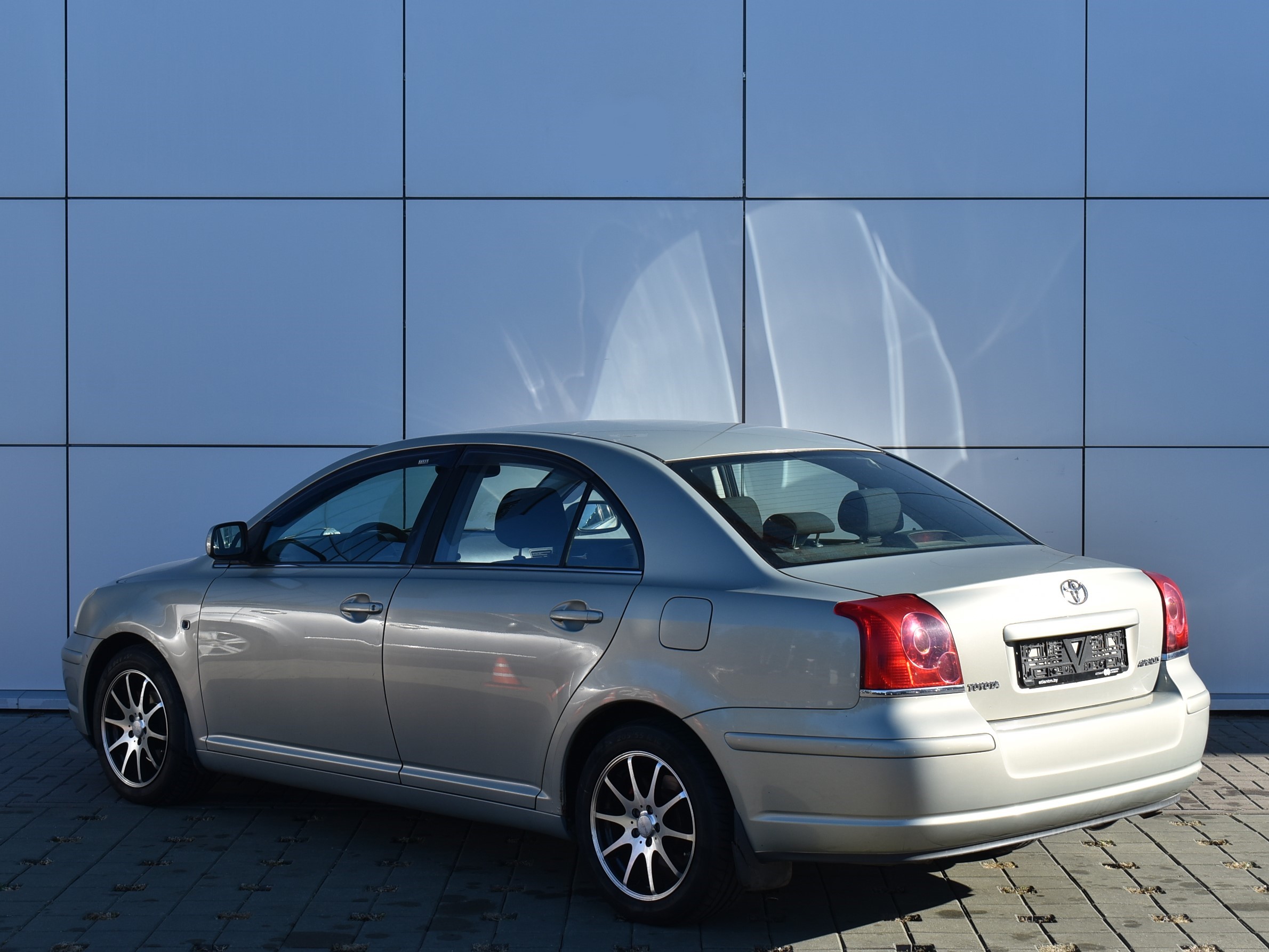  AVENSIS