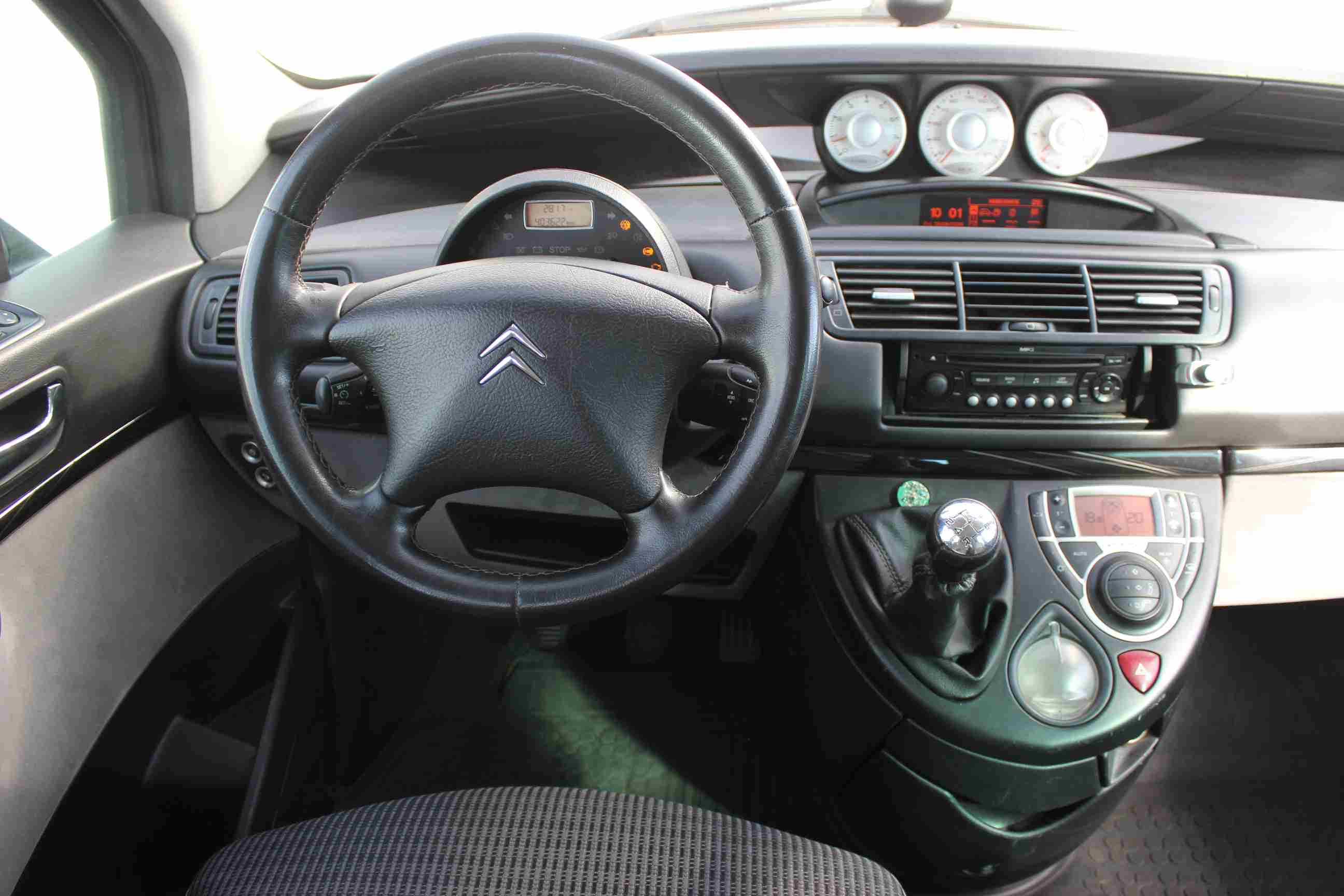  C8