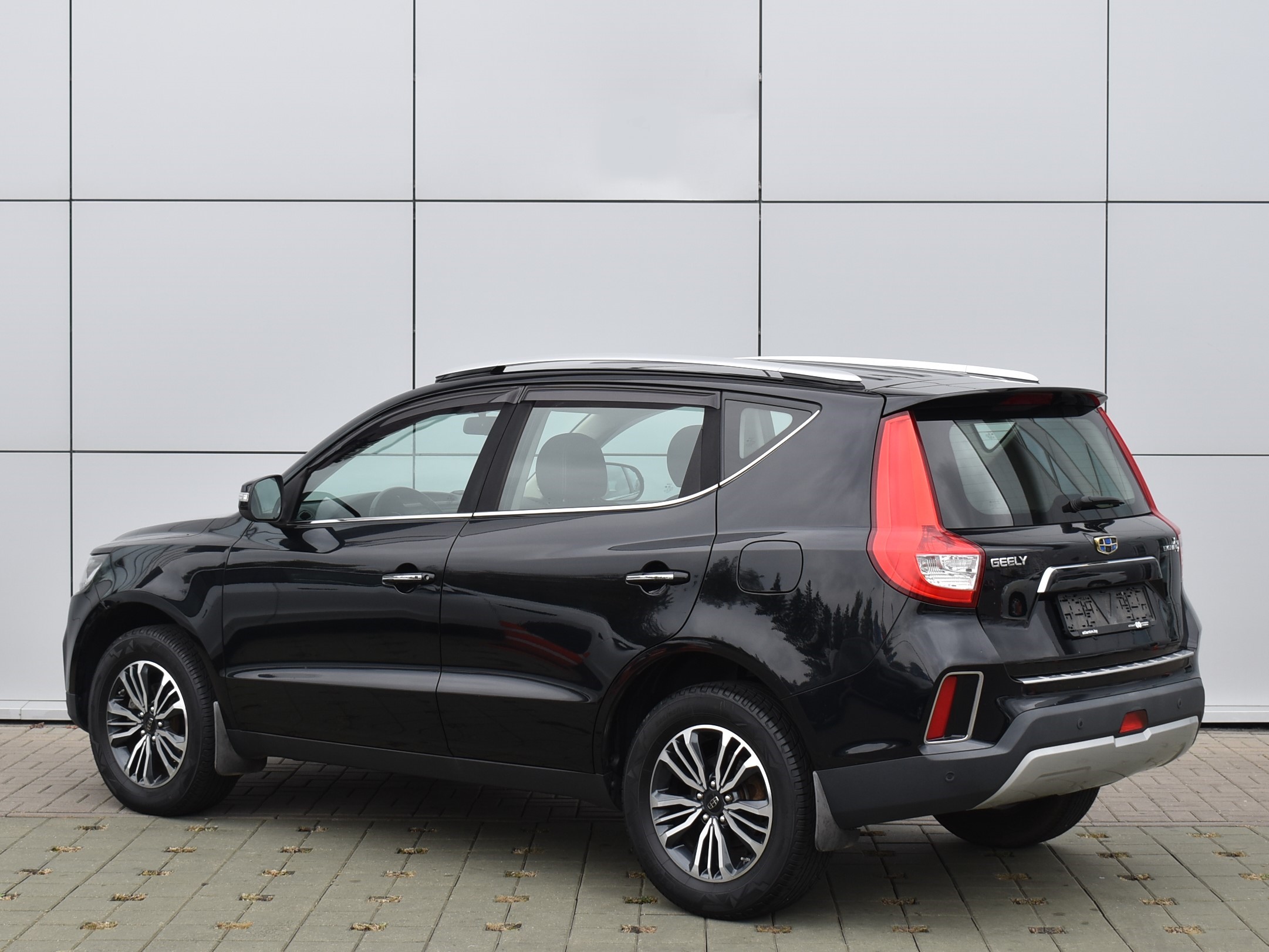  EMGRAND X7