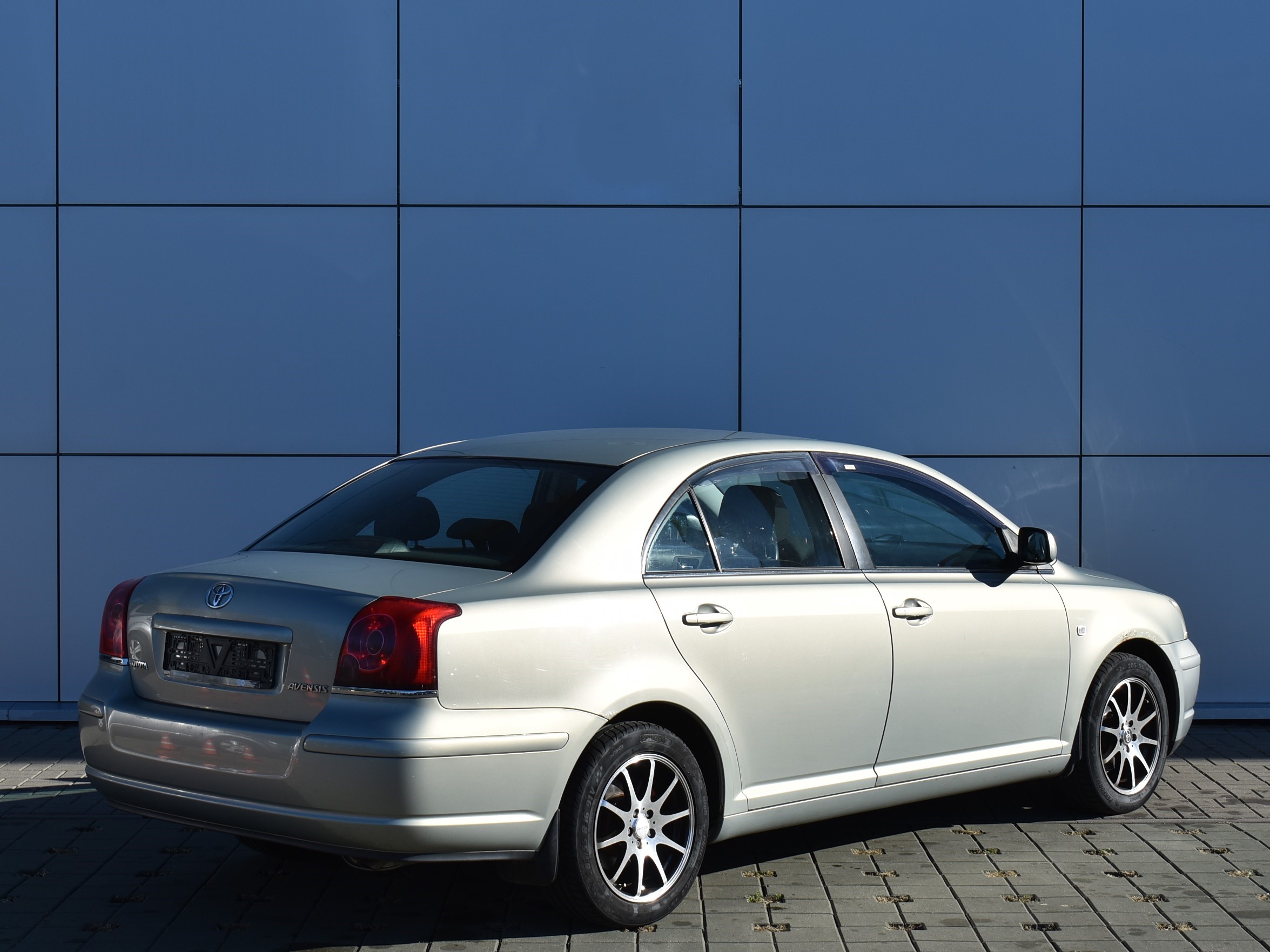 AVENSIS