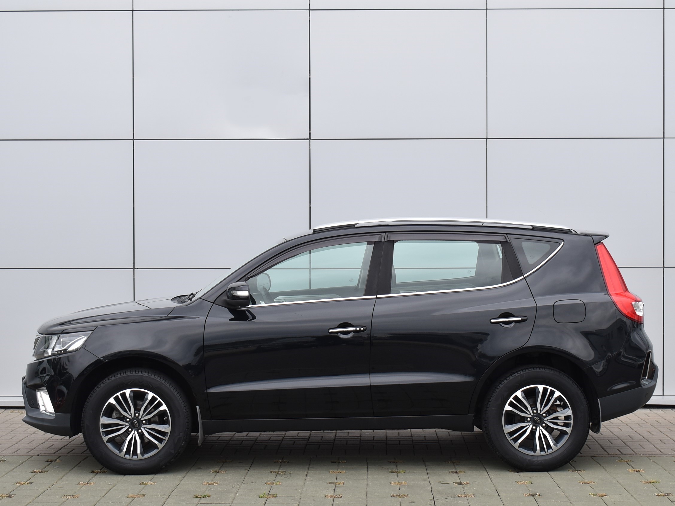  EMGRAND X7