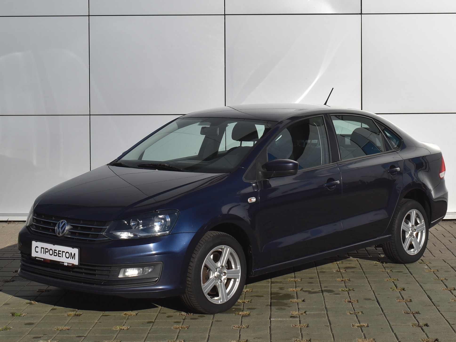 Седан Volkswagen POLO (2016)