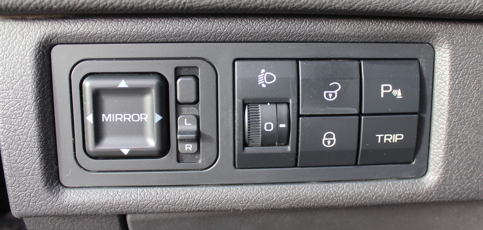  EMGRAND X7