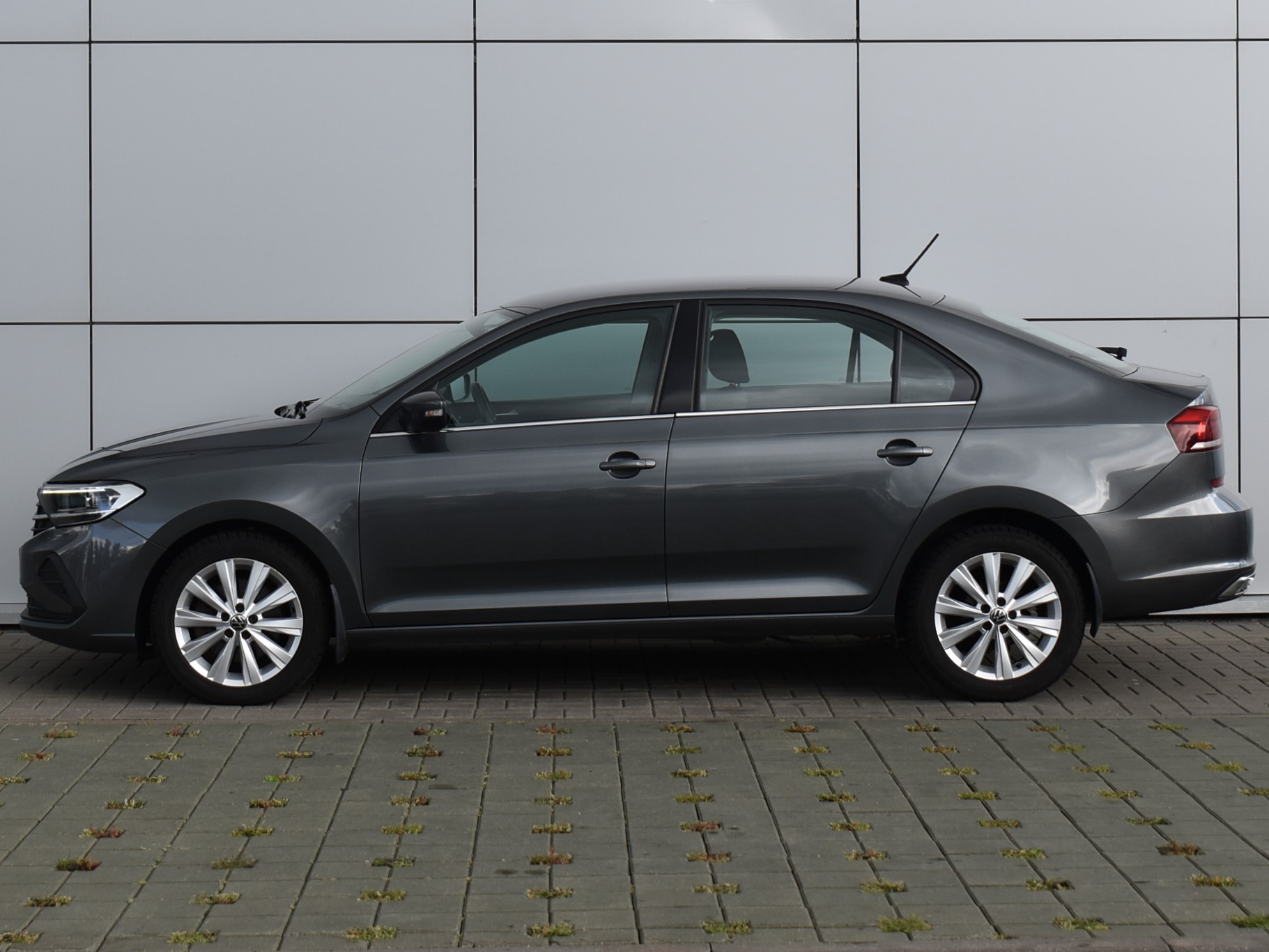  Polo Sedan