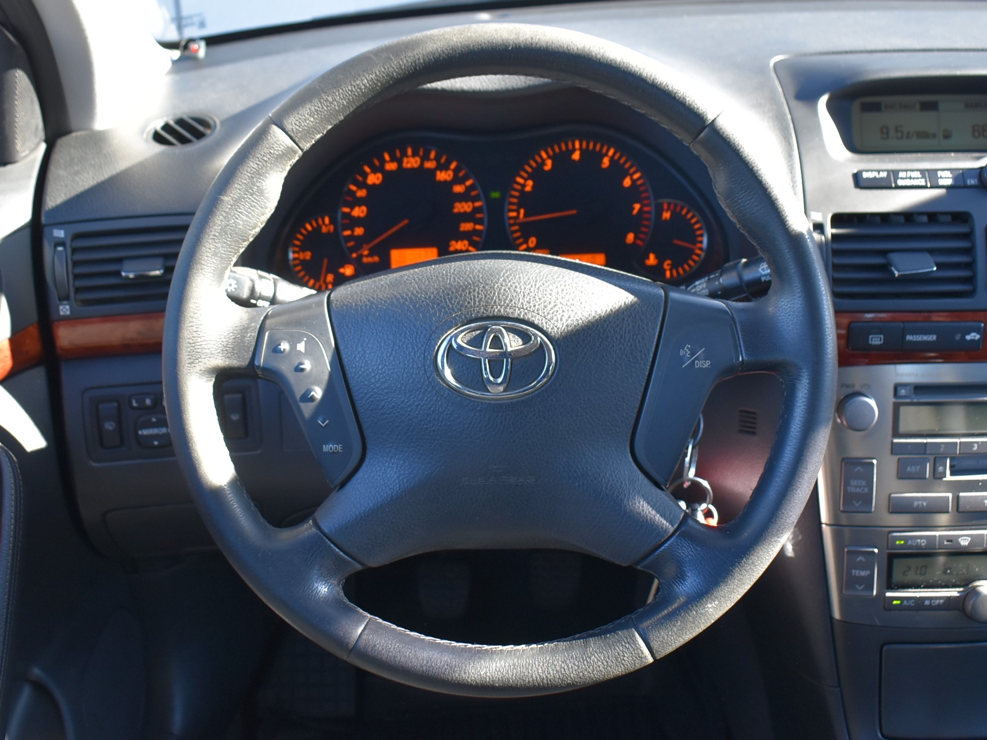  AVENSIS