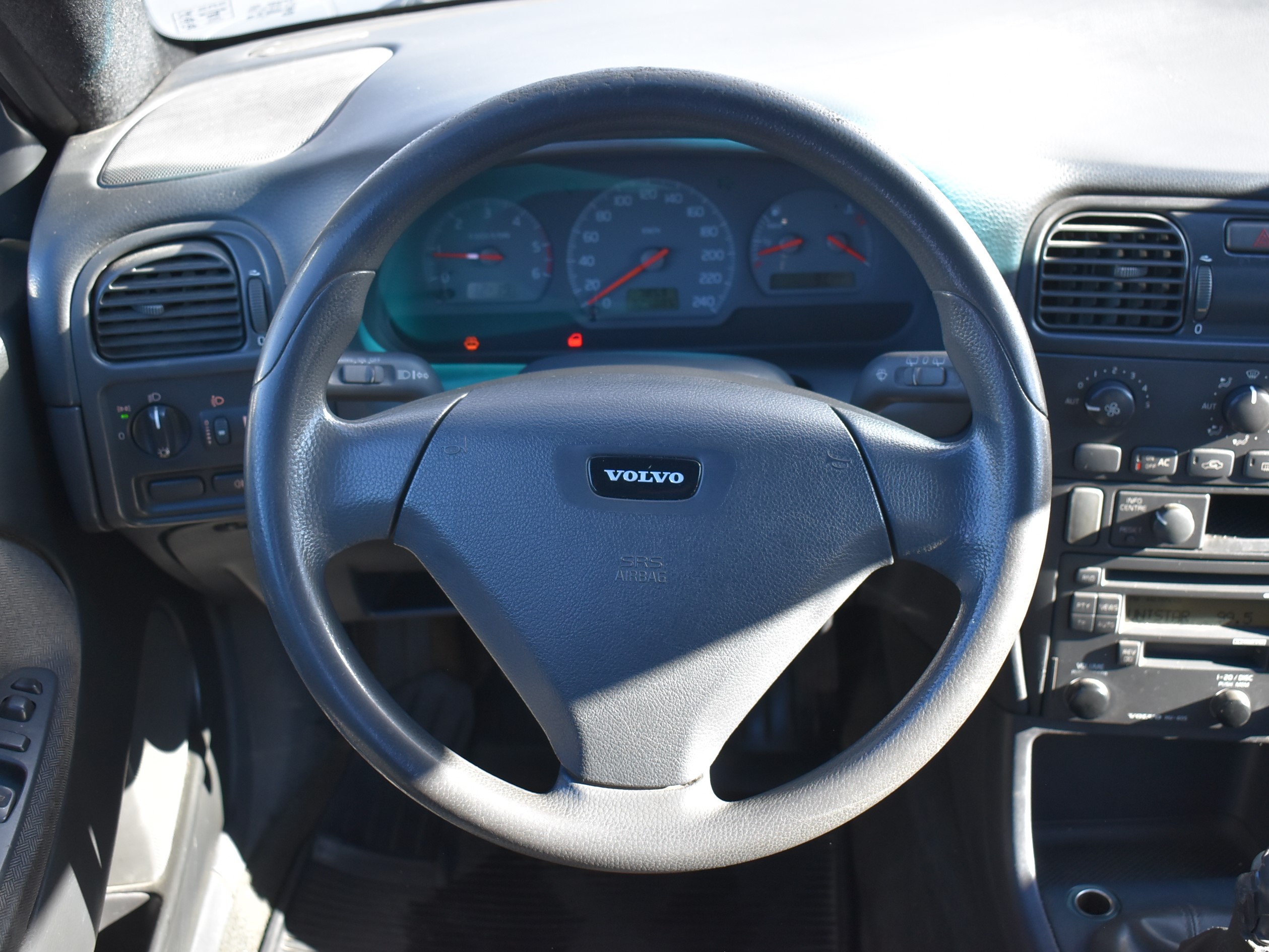  V40