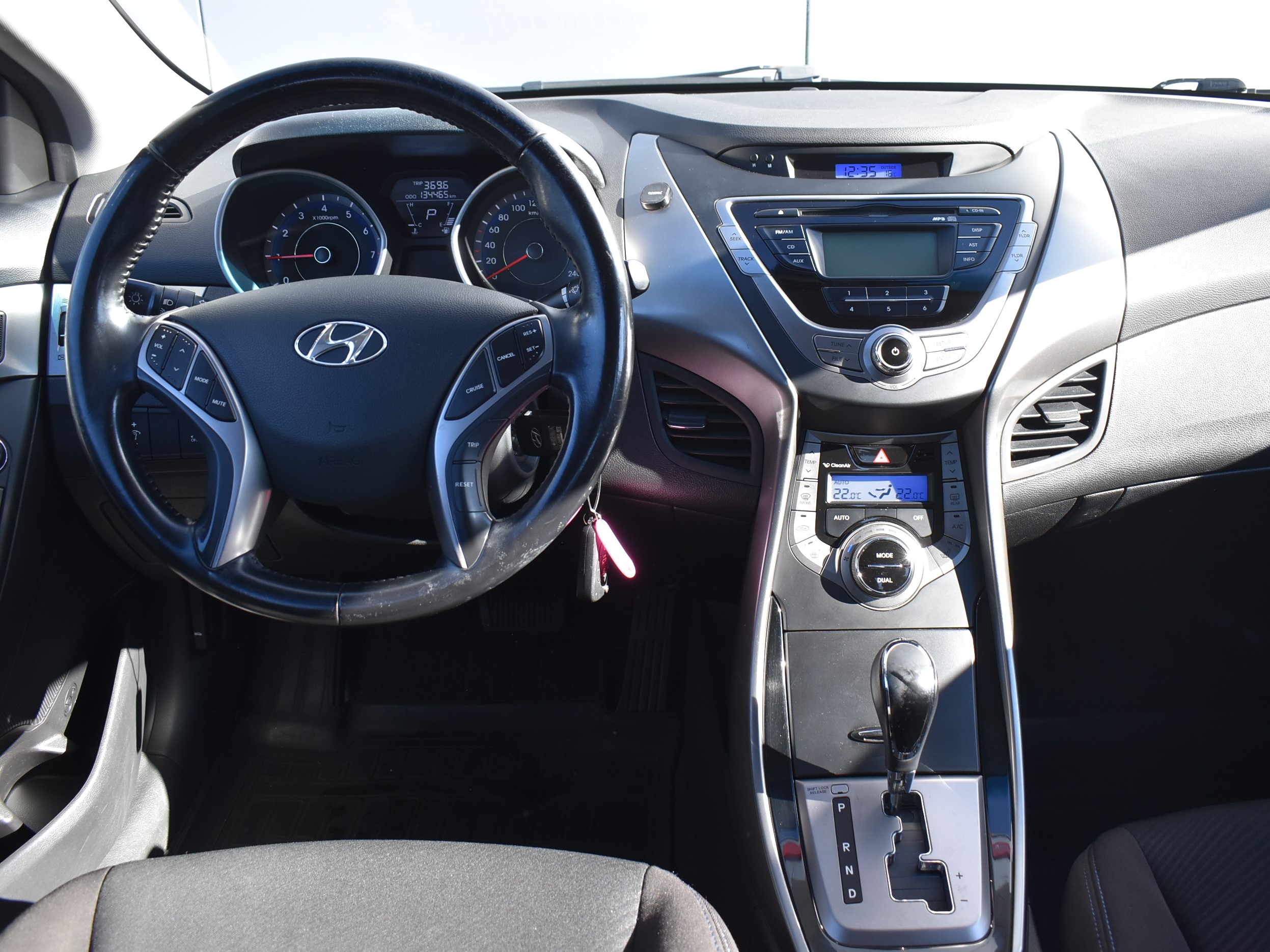  ELANTRA