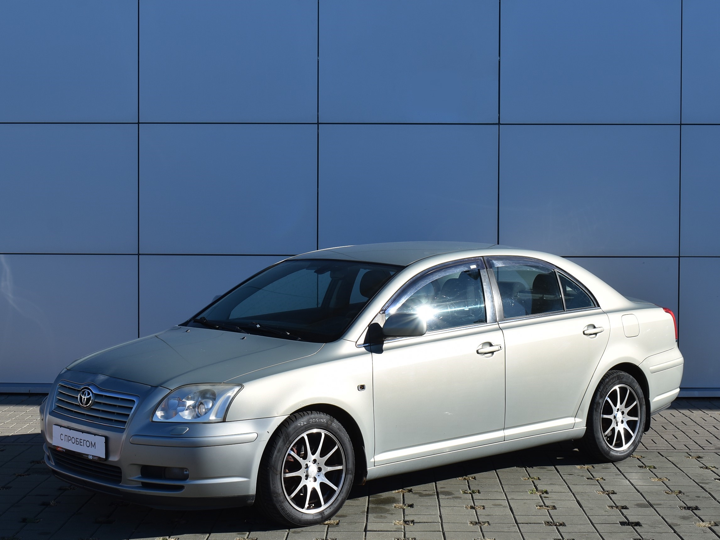 Седан Toyota AVENSIS (2006)