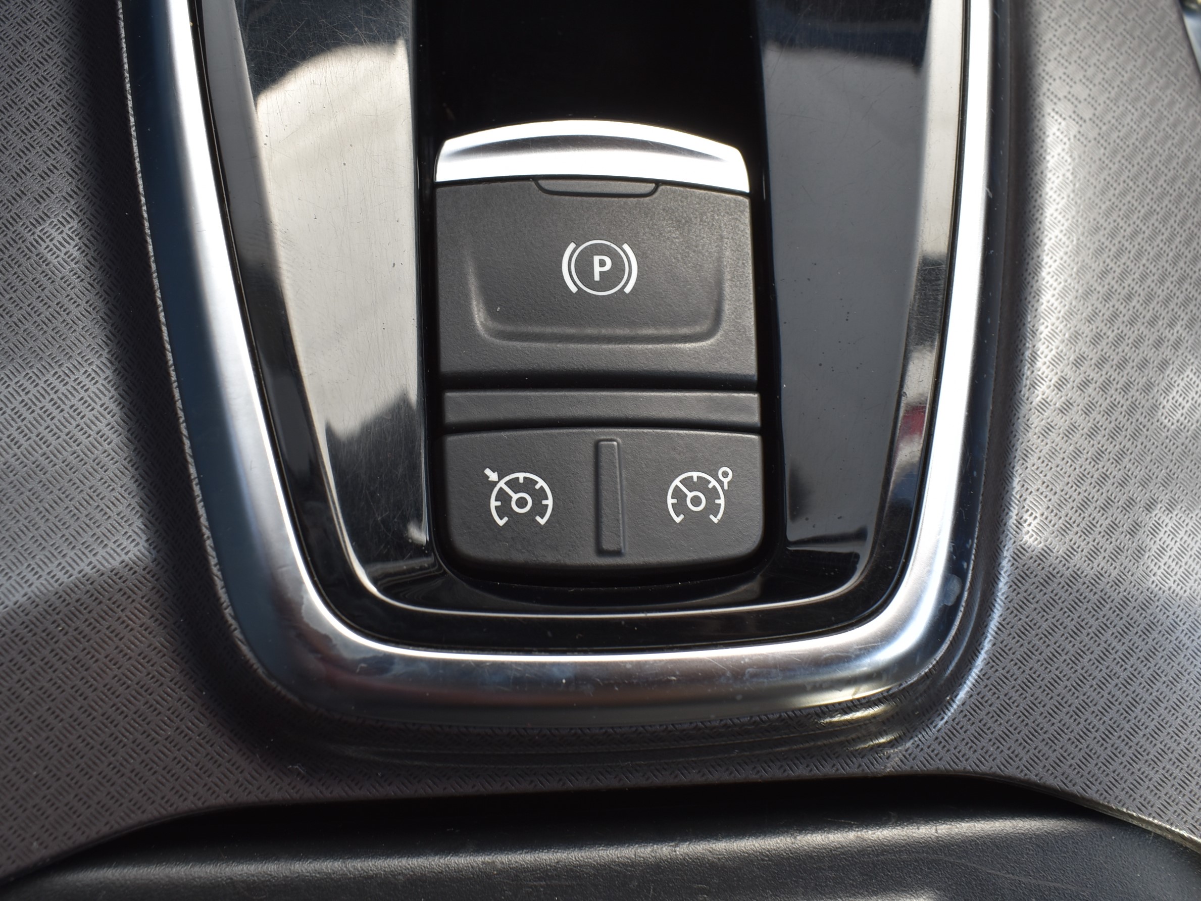  Koleos