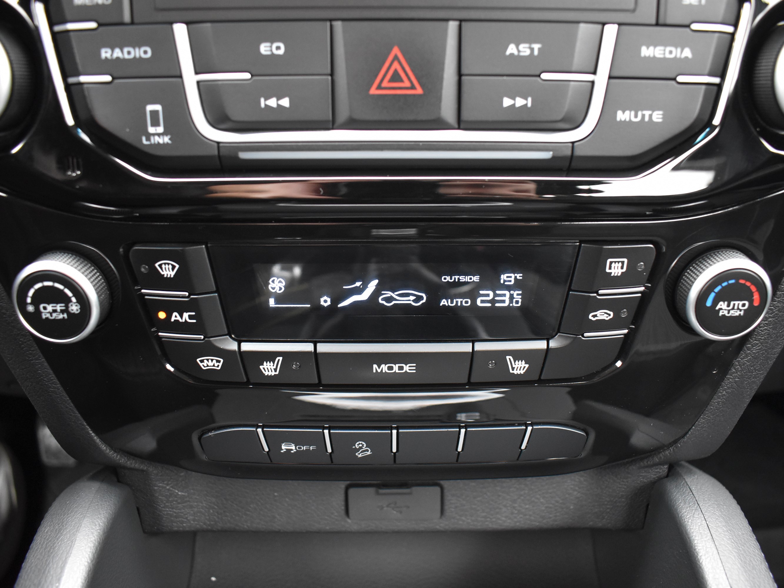  EMGRAND X7