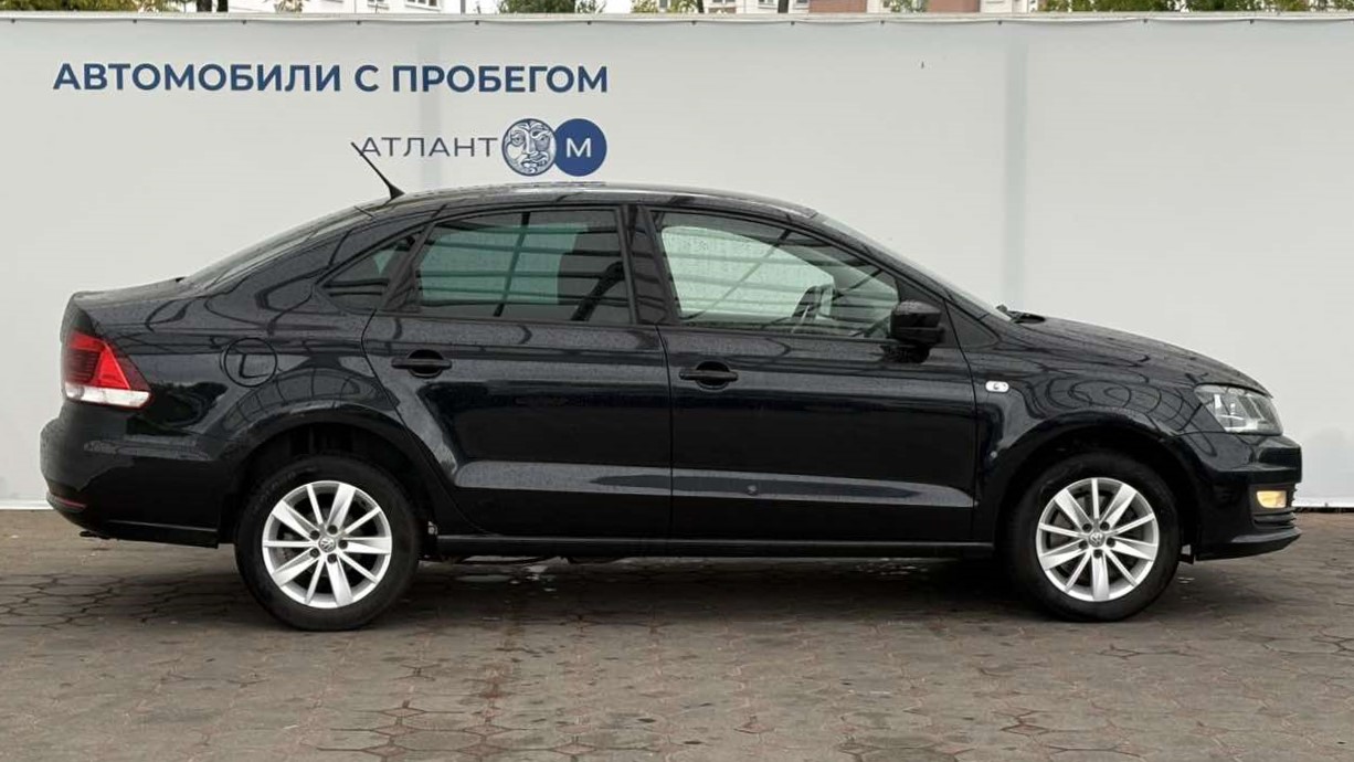  Polo Sedan