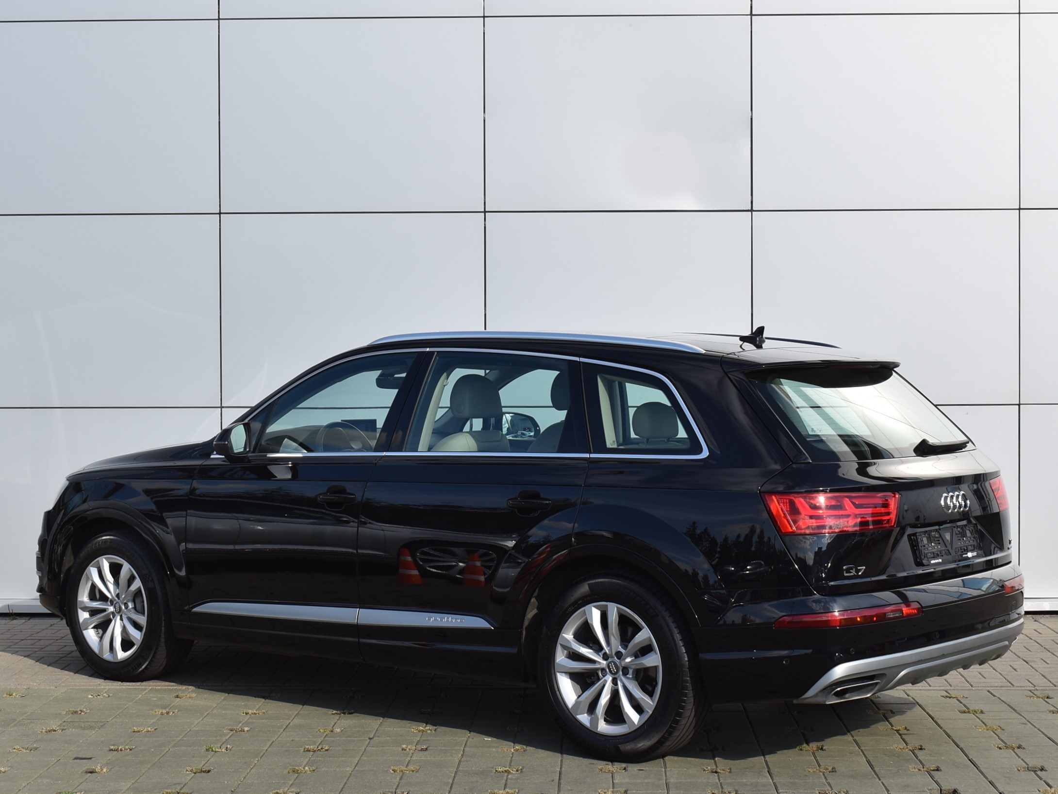  Q7