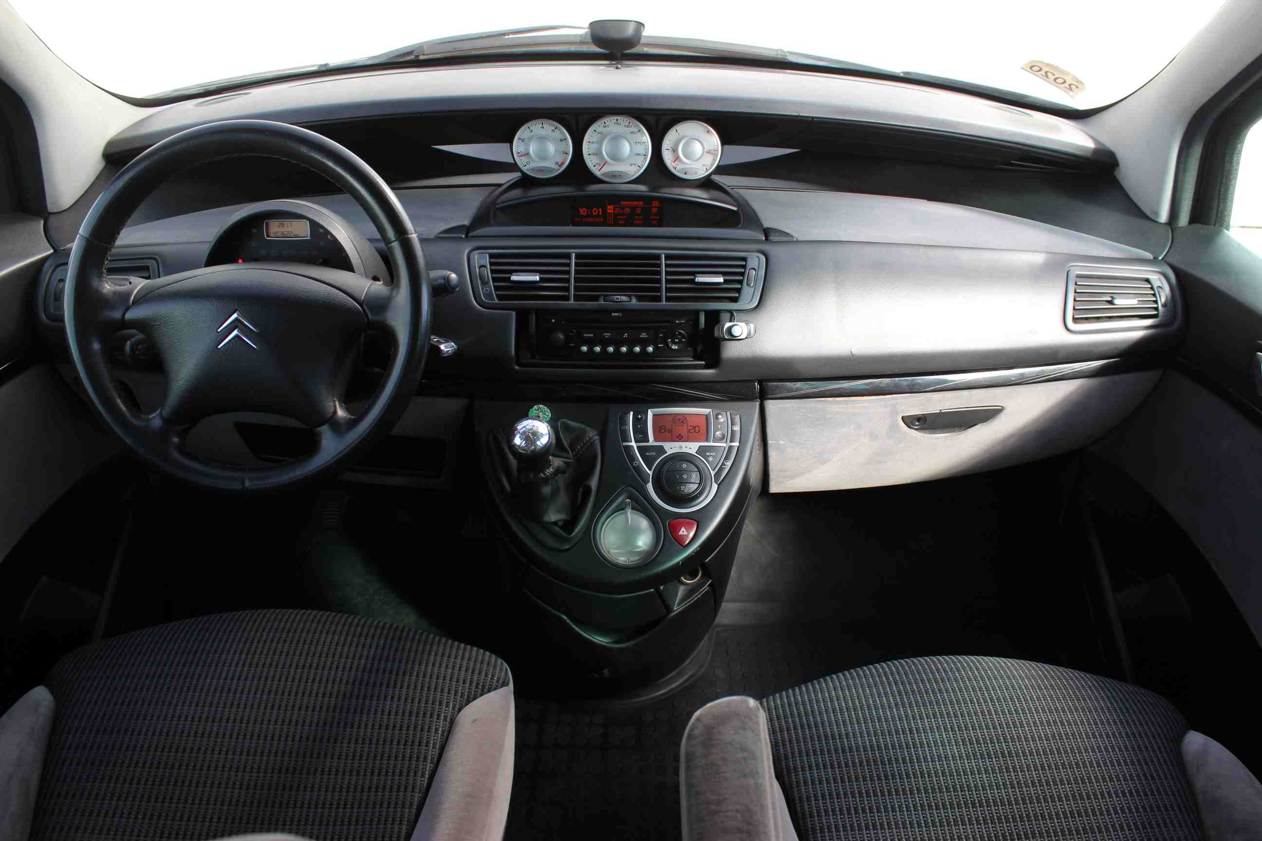  C8