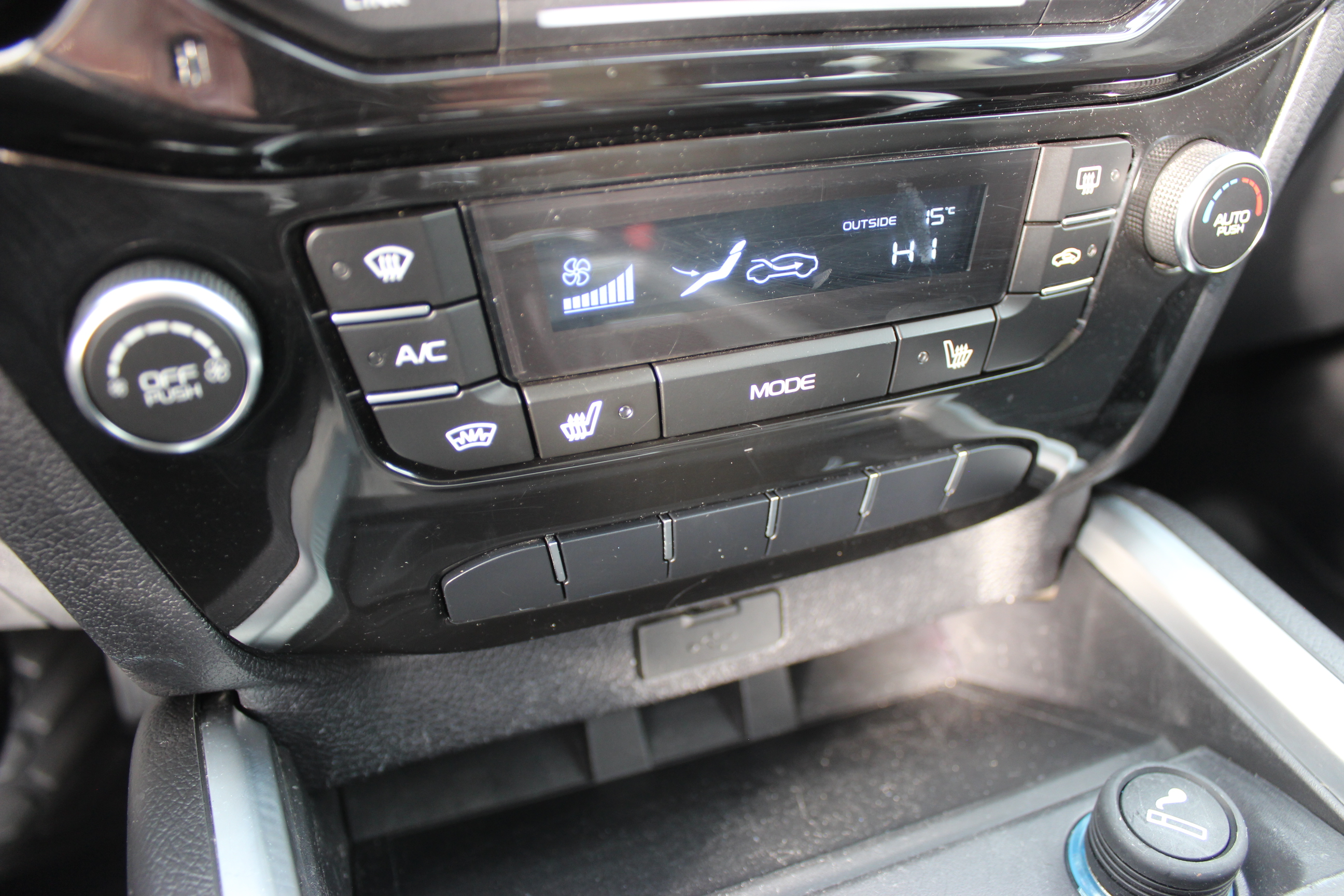  EMGRAND X7