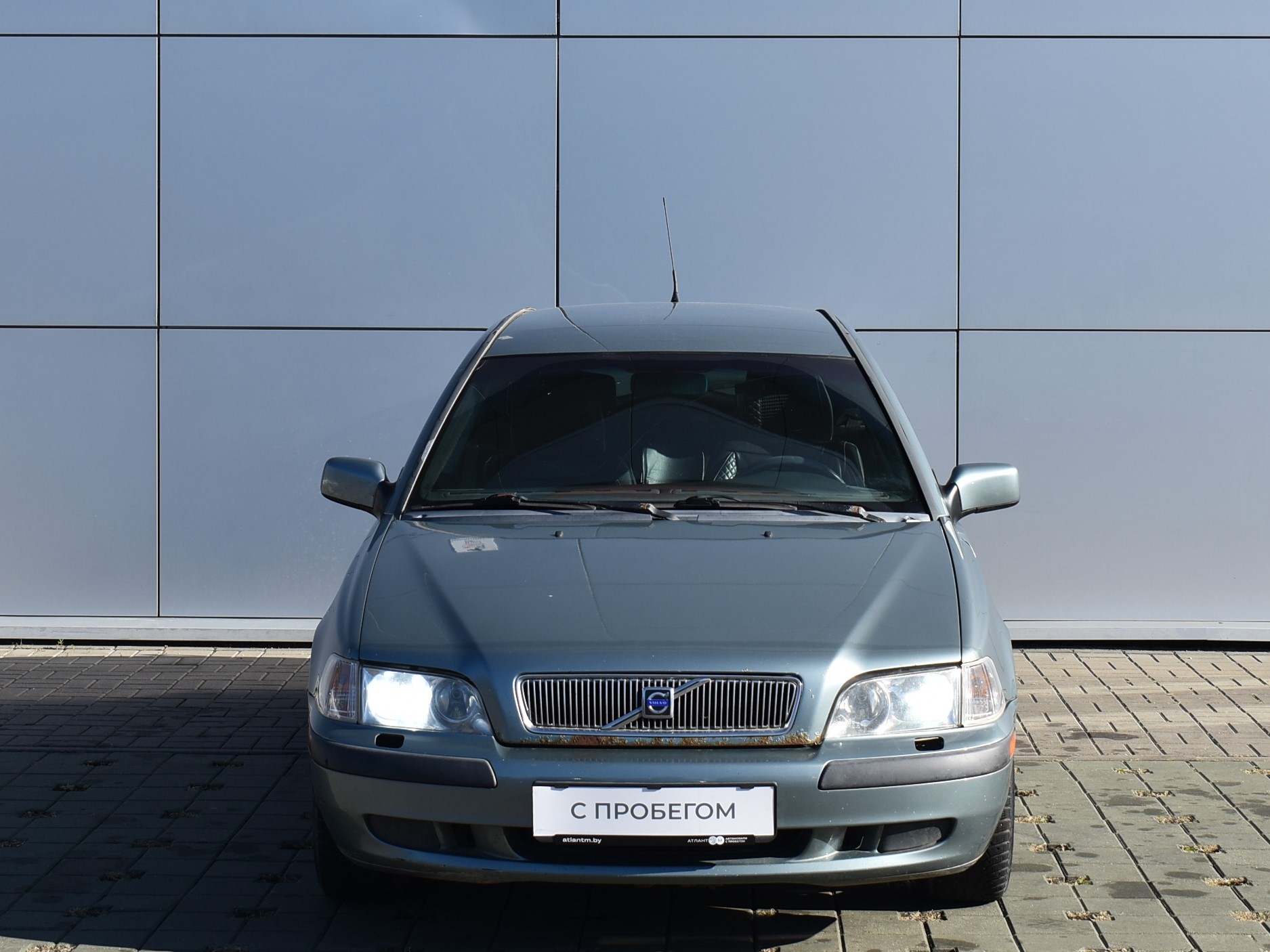  V40