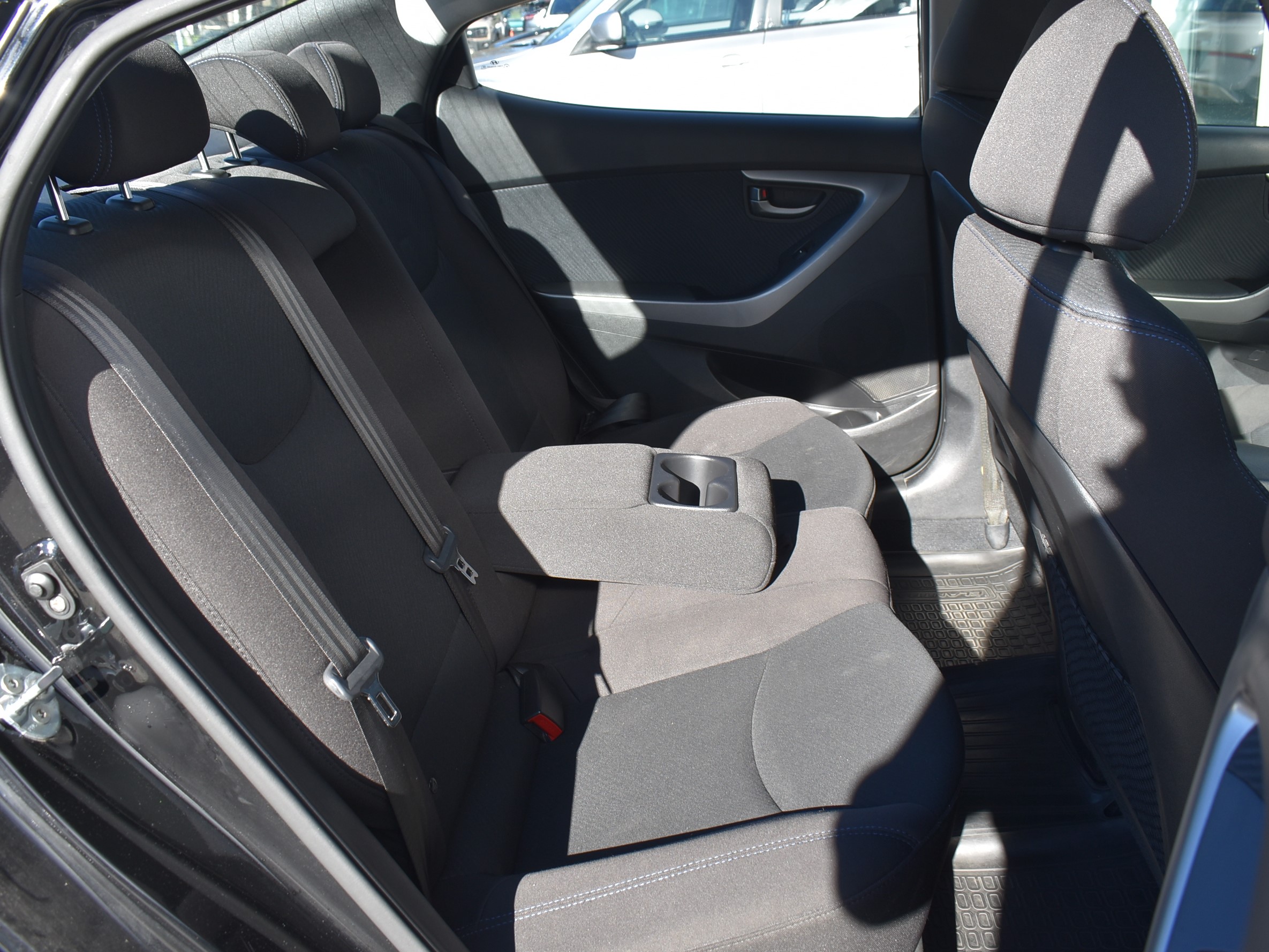  ELANTRA