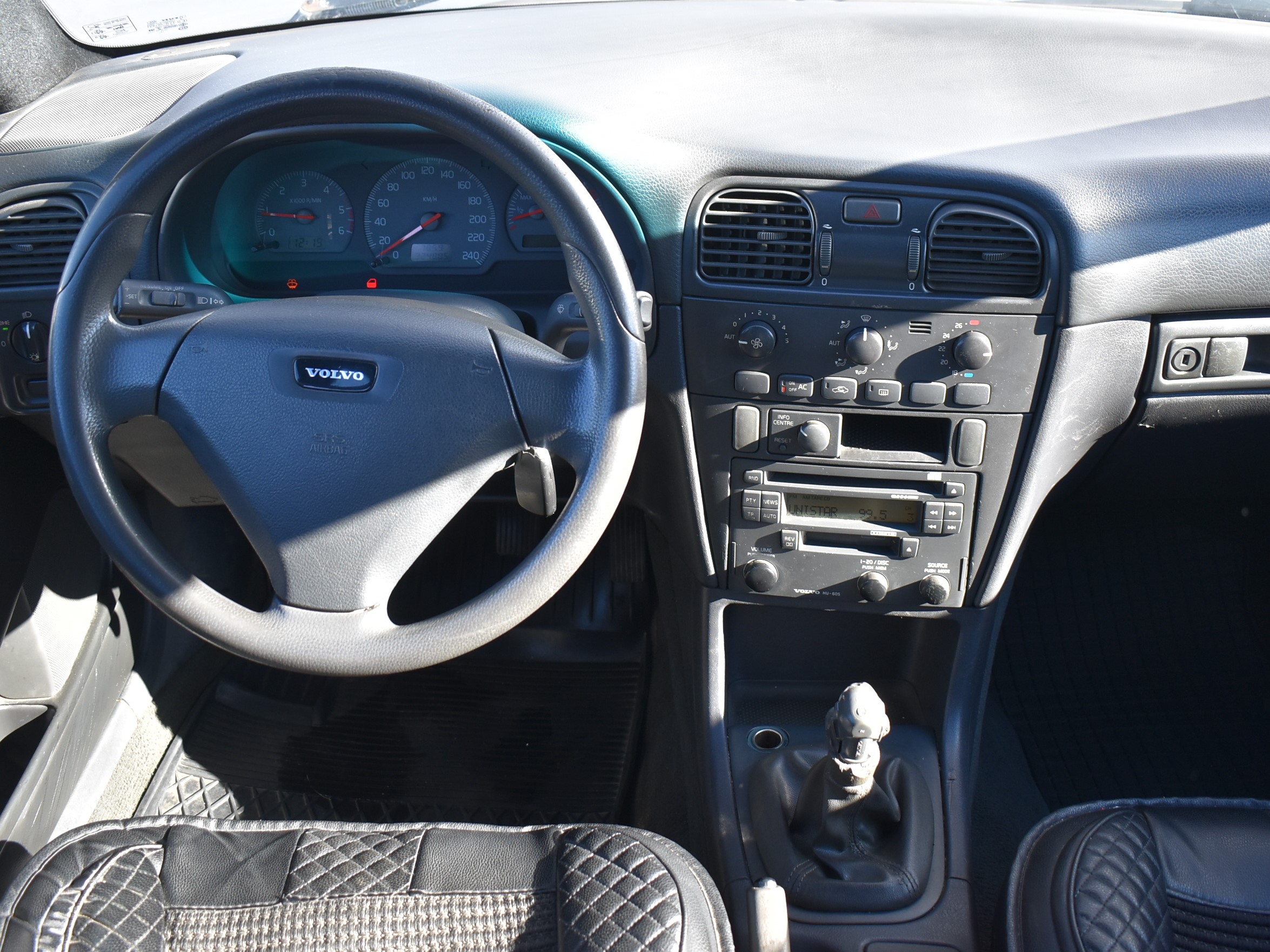  V40