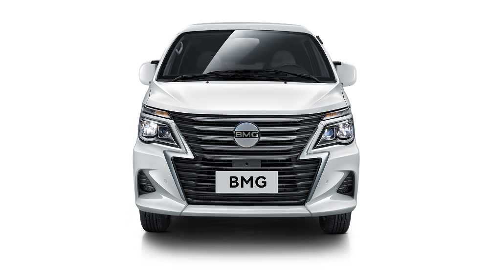 BMG M5 Фургон белый #2