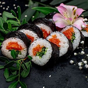 Ролл с лососем и огурцом, Sushi BOX