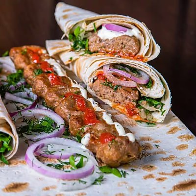 Заказать Кебаб в лаваше из курицы с сыром и шампиньонами, Кафе Закуток