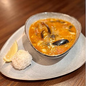 Том Ям с морепродуктами, Пицца Суши - Жлобин