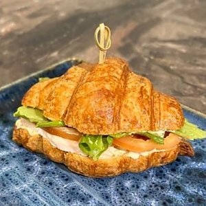 Круассан с форелью и свежим огурцом, Тепло