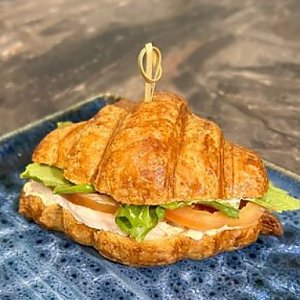 Круассан цезарь с копченой курицей, Тепло