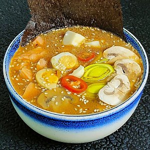 Мисо суп с лососем и овощами, Soho Cafe