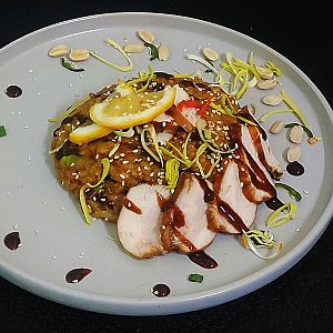 Рис Тяхан с курицей и терияки, Soho Cafe
