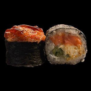 Запеченный ролл с форелью с/с и огурцом, Soho Cafe