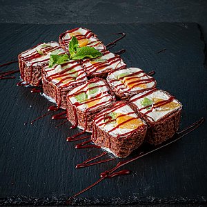 Свит-ролл шоколадный с персиком и киви, ART FOOD