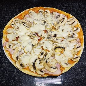 Пицца Ветчина и грибы, Нора Ежа