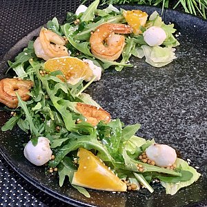 Салат с креветкой и апельсином, Green Garden (ex. Pizza Smile)