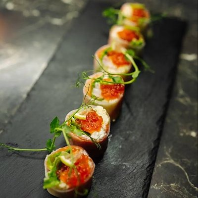 Заказать Фреш ролл с лососем, креветкой и икрой, Амазонка