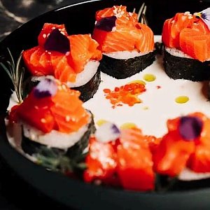 Классический ролл тартар со сливочно-икорным соусом, Амазонка - Могилев