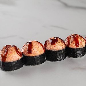 Опаленный ролл с лососем, Japan Sushi