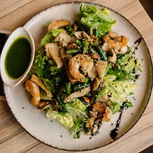 Теплый салат с морепродуктами, ТиКава