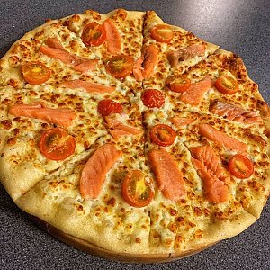 Пицца Белый Лосось 48см, MARTIN PIZZA