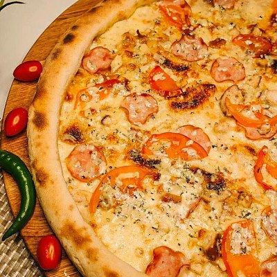 Заказать Мега Пицца Ранчо на белом соусе 48см, MARTIN PIZZA