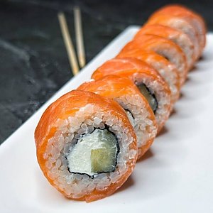 Ролл Филадельфия Ананас, Атмосфера