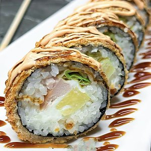 Темпура ролл с курочка с ананасом, Атмосфера