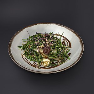 Зеленый салат с соусом Песто, вялеными томатами и моцареллой, EASY BAR