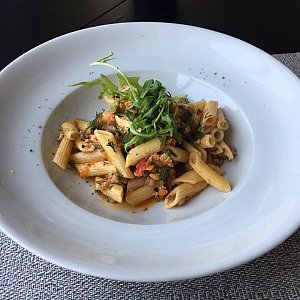 Макароны по-флотски, Martin Cafe