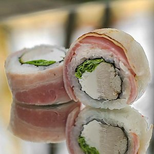 Ролл Кура-Бекон, Sushi Boom
